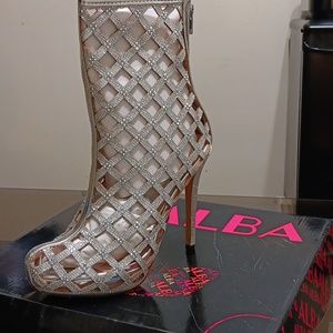 CELESTE Women's Stiletto Heel Booties Silver Size 6